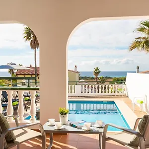  Villa Carolina
